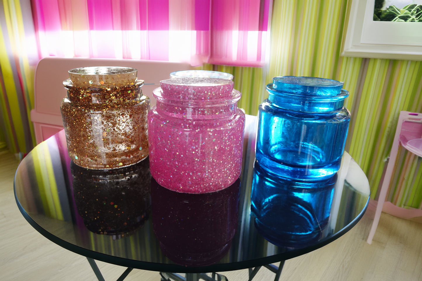 Vibrant 70x70mm Resin Color Jars with Dazzling Speckles