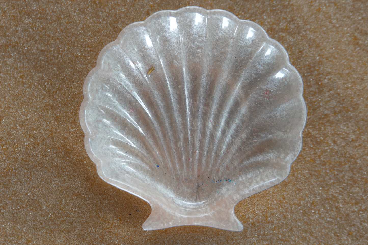 Handcrafted Colored Resin Shell Bowl